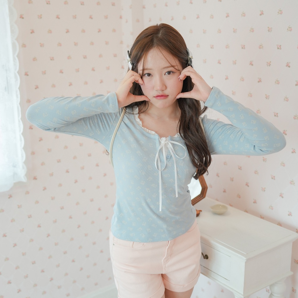 DAILYLOOK.SM --- Anna top เสื้อสไตล์2เลเยอร์โทนฟ้าขาว คุณหนูสุดๆ