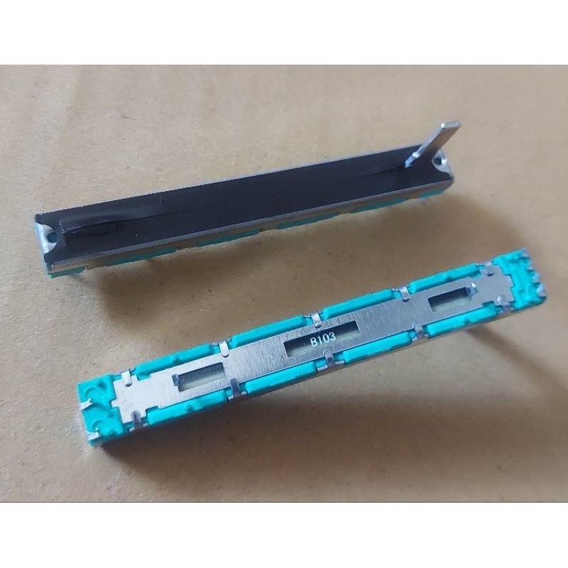 วอลลุ่มสไลด์มีกันฝุ่น ยาว7.5cm (6ขา)B10k/B20K/B50K/B100k ราคาต่อตัว