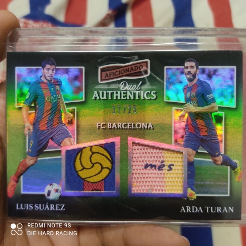 การ์ด Duel Jersey Luis Suarez กับ Arda Turan ทีม Barcelona ชิ้นส่วนโลโก้ หายาก (17/25) สภาพสวย Panin