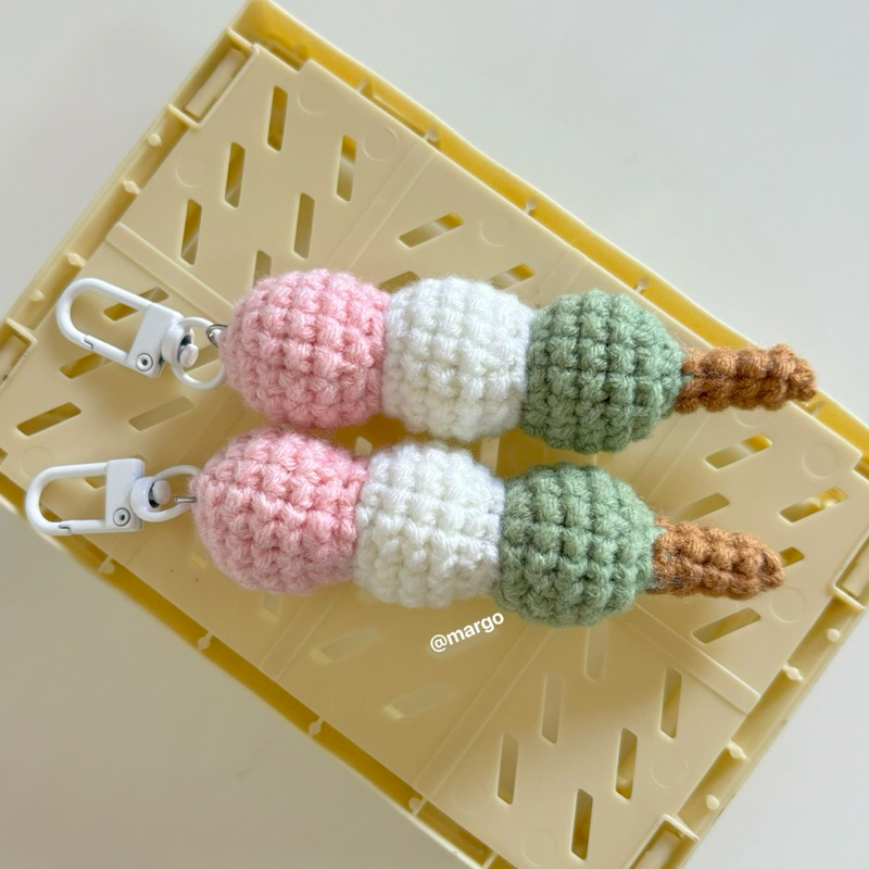 Dango keychain🍡🍀 พวงกุญแจขนมดังโงะไหมพรม🩵