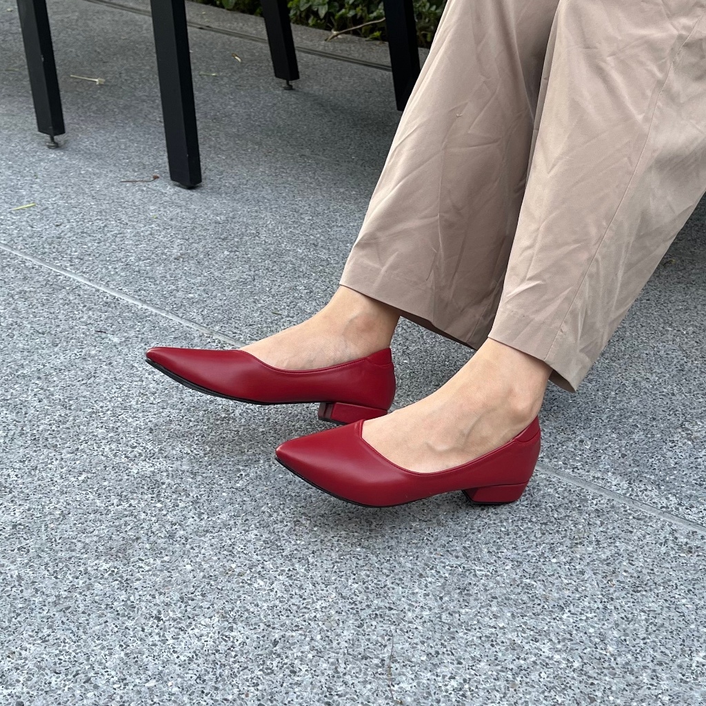 หัวแหลม ส้น 1 นิ้ว สีกุหลาบ รองเท้าคัทชูไซส์เยอะ 35-46  [ Rose ] UNTONE AP10RED