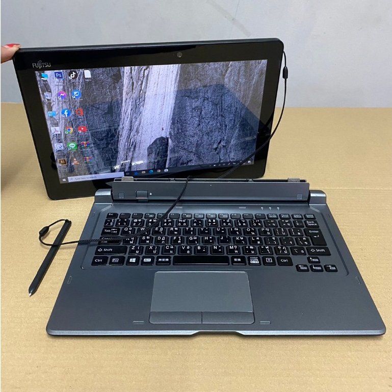 แท็บเล็ต 2in1 Fujitsu ArrowsTab Q616/P CoreM m3-6y30(RAM:4GB/SSD:128GB)พร้อมคีย์บร์อดและปากกาตรงรุ่น