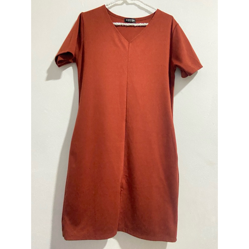 ชุดเดรสยาว GI-ANTS SHOP สีส้มอิฐ ผ่าหน้า