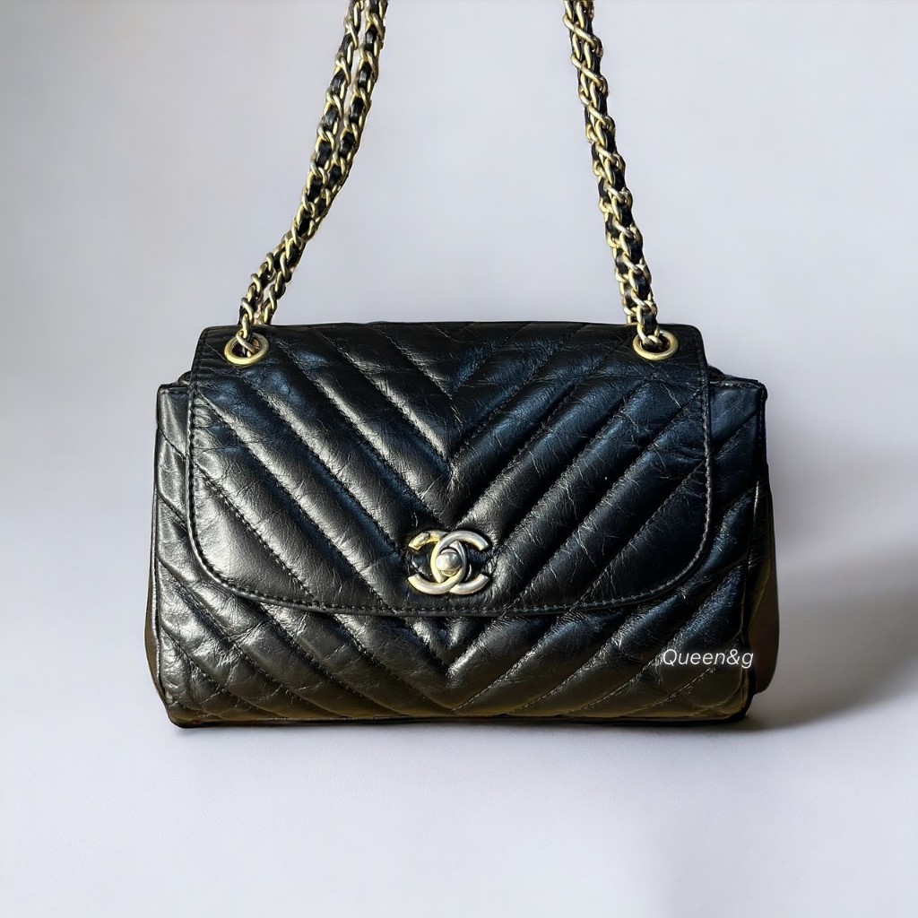 Chanel vintage crossbody bag กระเป๋า ชาแนล วินเทจ แบรนด์เนม มือสอง หนังแท้ ลุ้นตู้ญี่ปุ่น กระเป๋าสะพาย brandname