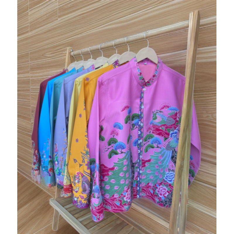 เสื้อผ้าปาเต๊ะชายคอตั้งแขนยาว(มีให้เลือกหลายสี)