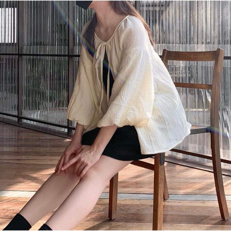 ส่งต่อ เสื้อคลุม puff blouse สี milk ร้าน um.mmh
