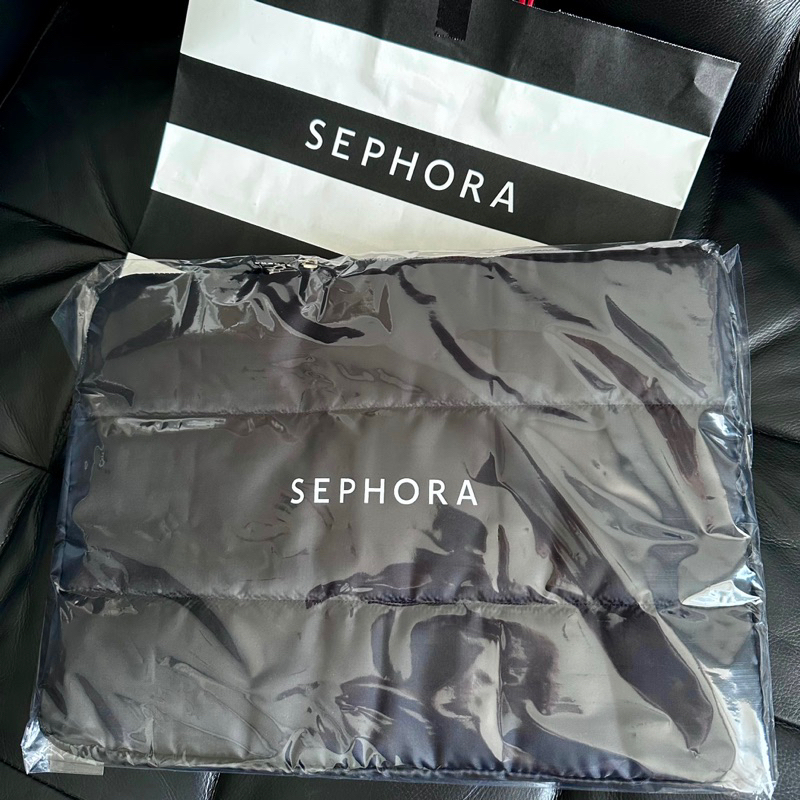 Sephora laptop pouch กระเป๋าแล็ปท็อปของ Sephora ขนาด 15”x11”