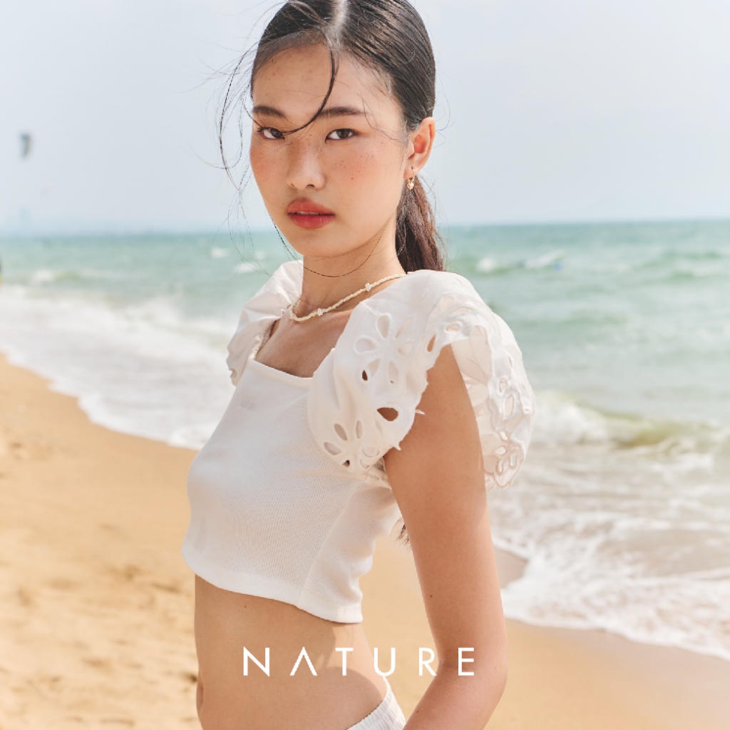 ลด 𝟲𝟬.-พิมพ์ NTBCTT nature.bkk - TPN0149 เสื้อครอปแขนลูกไม้ Lace short sleeve crop