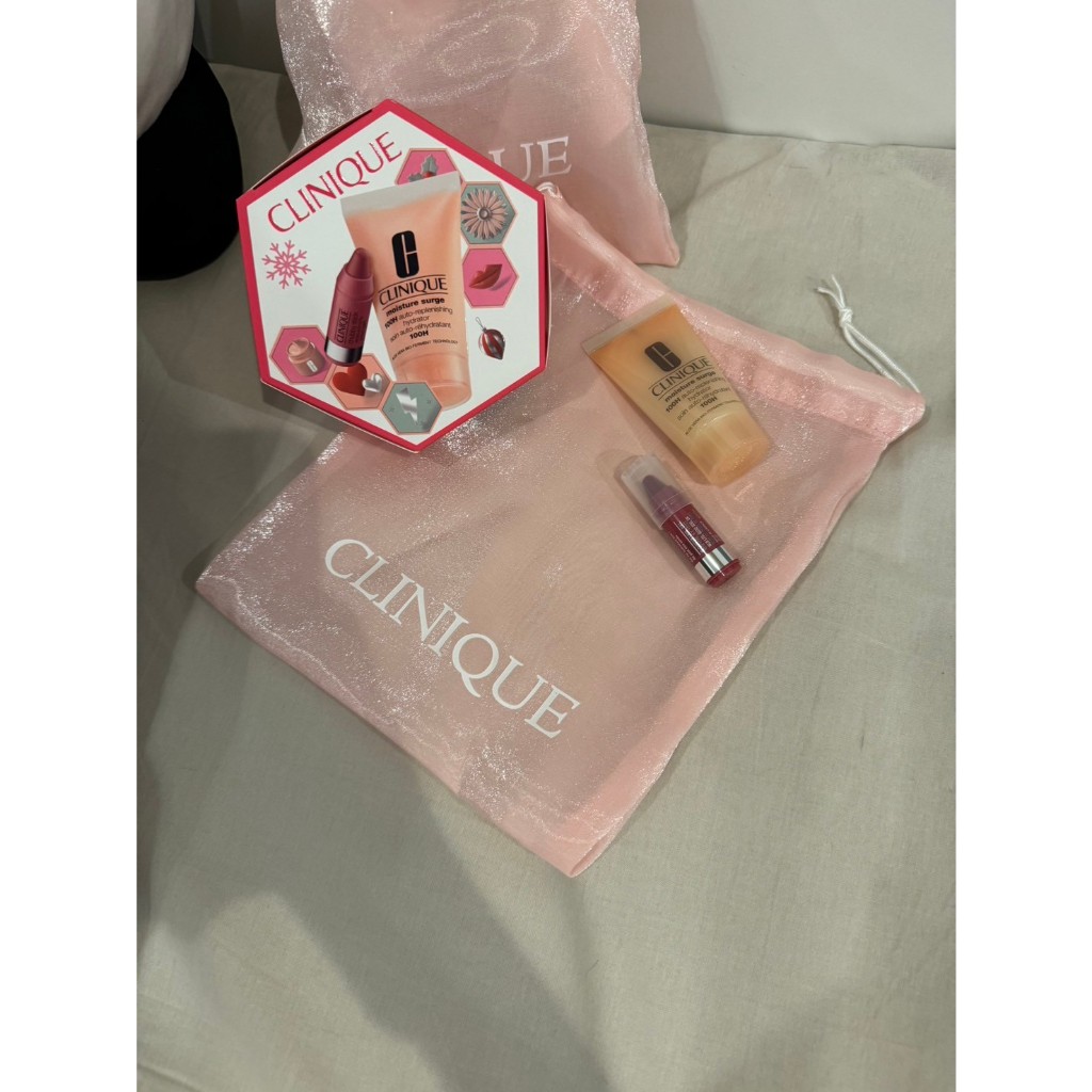 ถุงผ้าแก้ว Clinique สีชมพูอ่อน ขนาด 15 x 15 cm