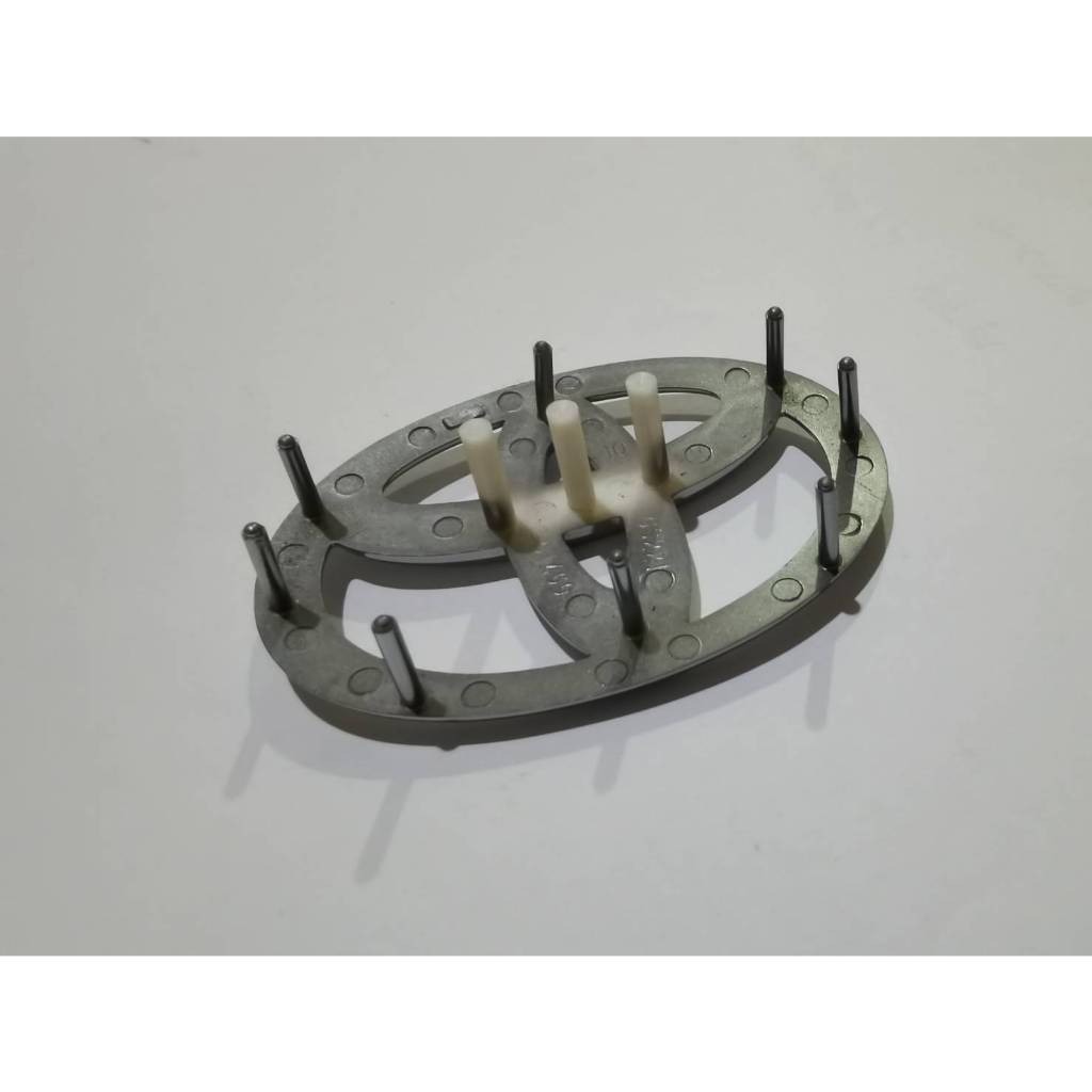 โลโก้ toyota พวงมาลัยของแท้ขนาดกว้าง 6.5 cm สูง 4.4 cm จำนวน 1 ตัว จัดส่งเร้ว บริการประทับใจ - รูปที่ 2