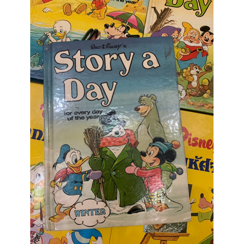 หนังสือDisney หนังสือดิสนีย์ หนังสือมือสอง หนังสือภาษาอังกฤษ Walt Disney’s : Story a day. มี4เล่ม 4ฤ