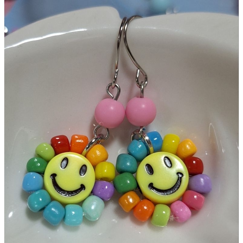 ต่างหูลูกปัดหน้ายิ้ม...ของขวัญในเทศกาลพิเศษให้คนที่คุณรัก