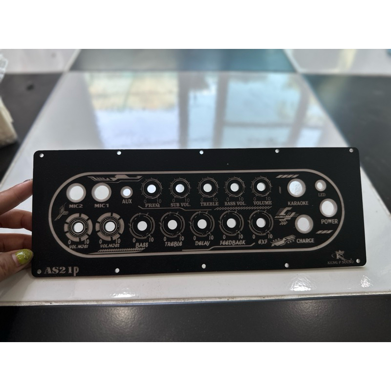 แผ่นเพลท AS21p+ คาราโอเกะ5วอ ช่องเพลท 25 × 7 ไฟส่องผ่านได้ เพลทดำยิงทราย