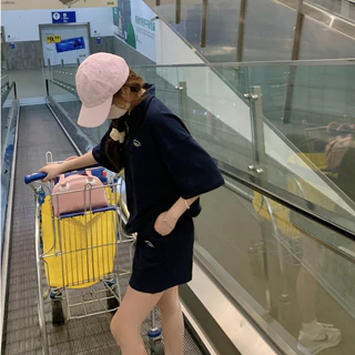 aililai1688 ชุดเซทเสื้อแขนสั้นคอปก+กางเกงขาสั้น สกรีนลายเล็ก มินิมอล ได้ฟีลสาวเกา สาวหวานสายคาเฟ่