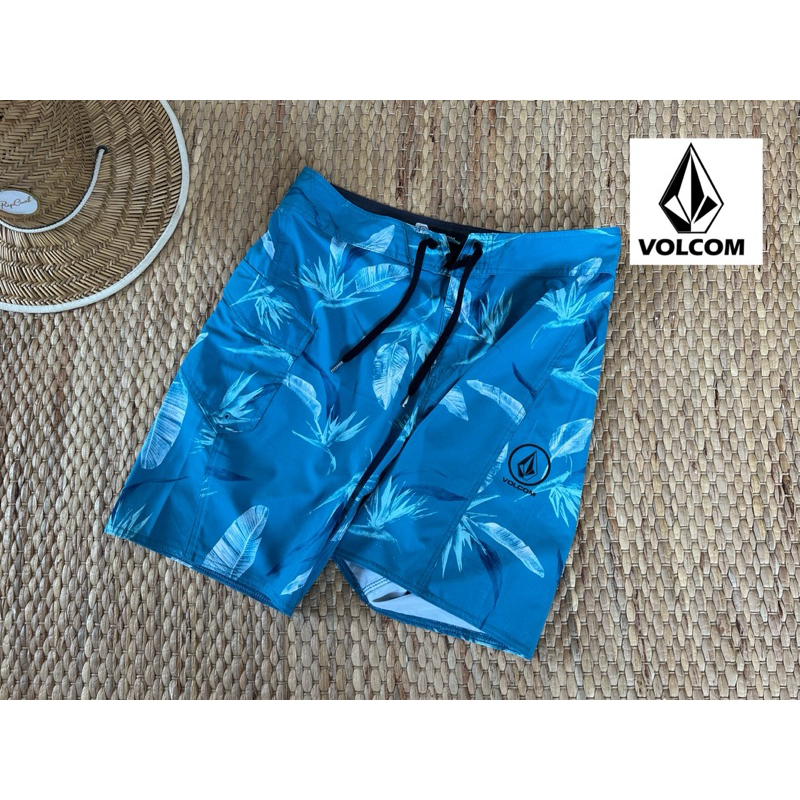 VOLCOM  กางเกงเล่นsurf/ ว่ายน้ำ - เเพทเทิร์นสวย แบรนด์ฮิต - สภาพดี 90% เอว 32  ยาว 20  ปลายขา10 Code: 2584(4)