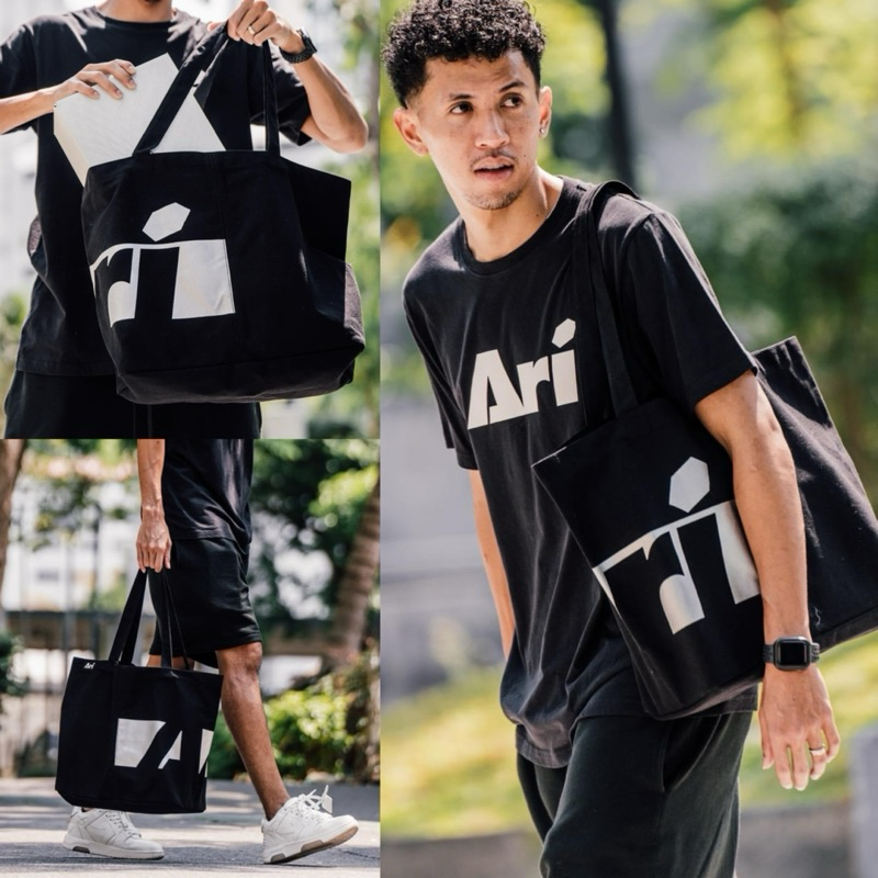 กระเป๋าผ้าแคนวาส ARI CANVAS XL BAG - BLACK/SILVER ของแท้ (เพิ่มค่าธรรมเนียมShopee 5%)
