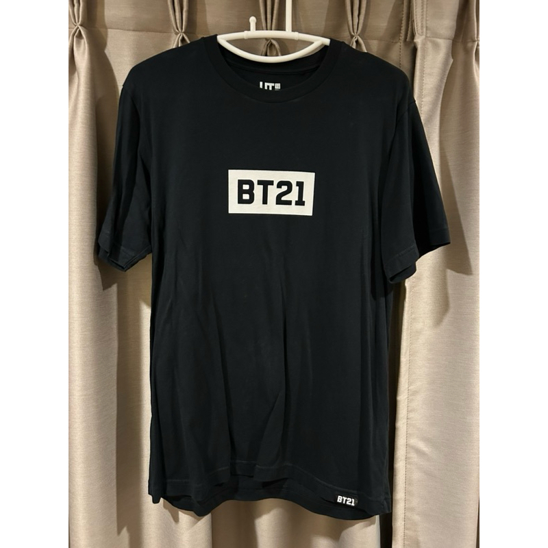 เสื้อยืดคอกลม Uniqlo BT21 แท้