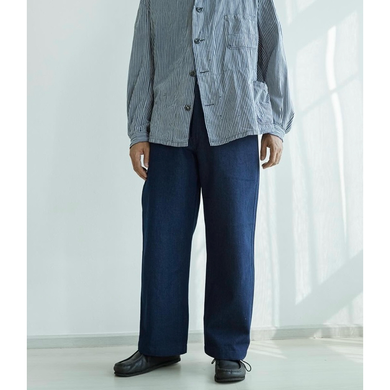 BROWN BUTTONS DENIM PANTS กางเกงขายาว ทรงกระบอกตรง ผ้ายีนส์ สีเข้ม