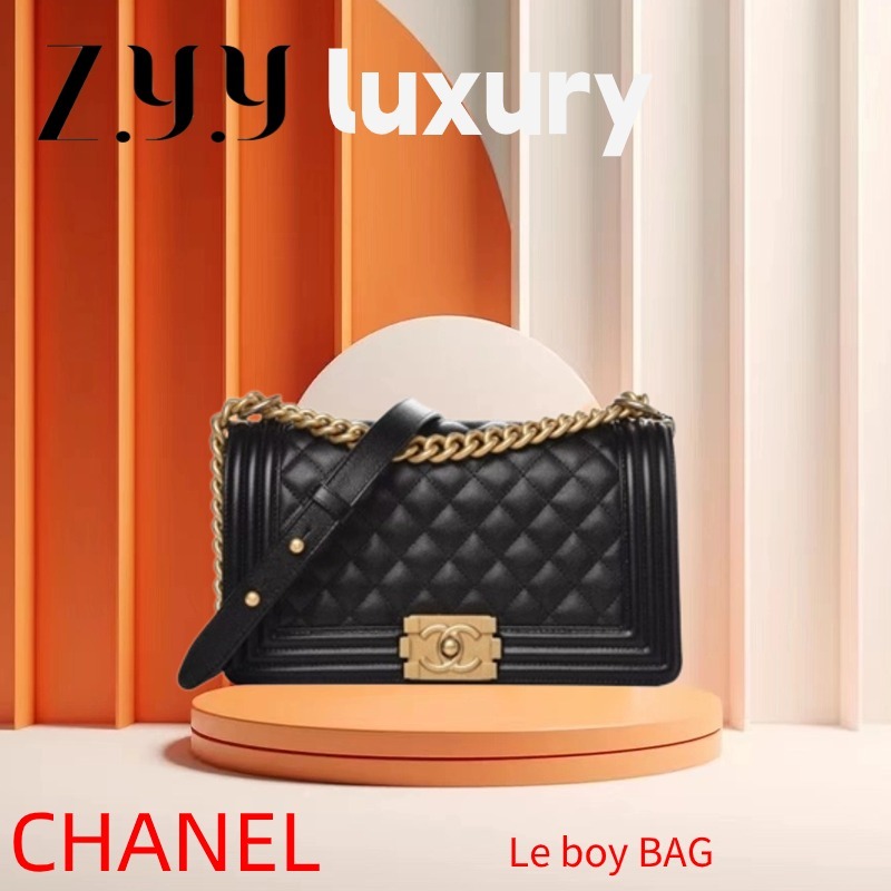 New Hot  ราคาพิเศษ 👜ซื้อในฝรั่งเศส ใหม่ Chanel Le boy สีดำ/หัวเข็มขัดทอง กระเป๋าสะพาย กระเป๋าแฟชั่น ของแท้ 100%