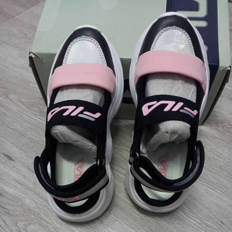 FILA รองเท้าเด็กผู้หญิงมือ 2 สภาพดี