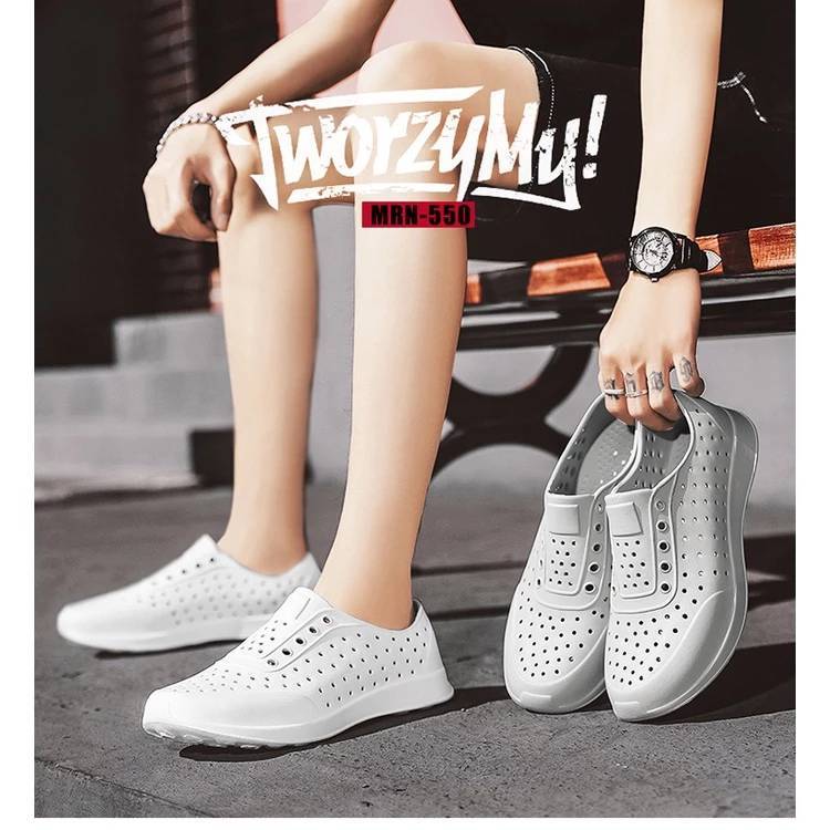 รองเท้ายาง  ใส่ลุยน้ำ ไซส์38-45​ ใส่​ได้​หญิง​และ​ชาย​คะ​  รุนN-T-22