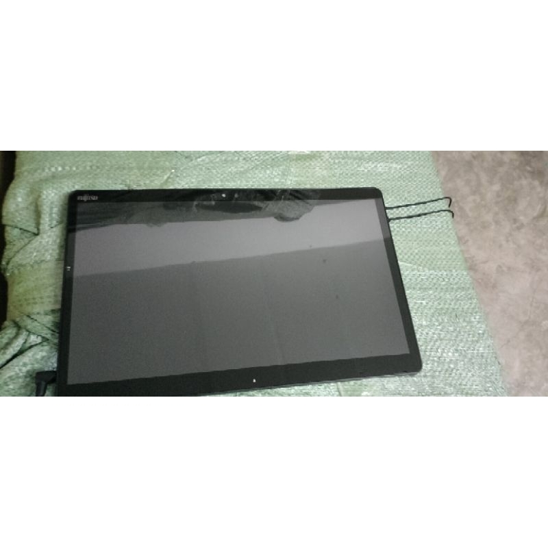 แท็บเล็ต 2in1 Fujitsu ArrowsTab Q738/SE Intel Corei3 GEN7(RAM:4GB/SSD:128GB) ขนาด13นิ้ว