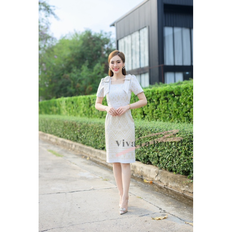 V284 ชุดเดรสผ้าแพรวากาฬสินธิ์คอเหลี่ยม แต่งโบว์ไหล่ทรงสอบอัดกาวทั้งชุด