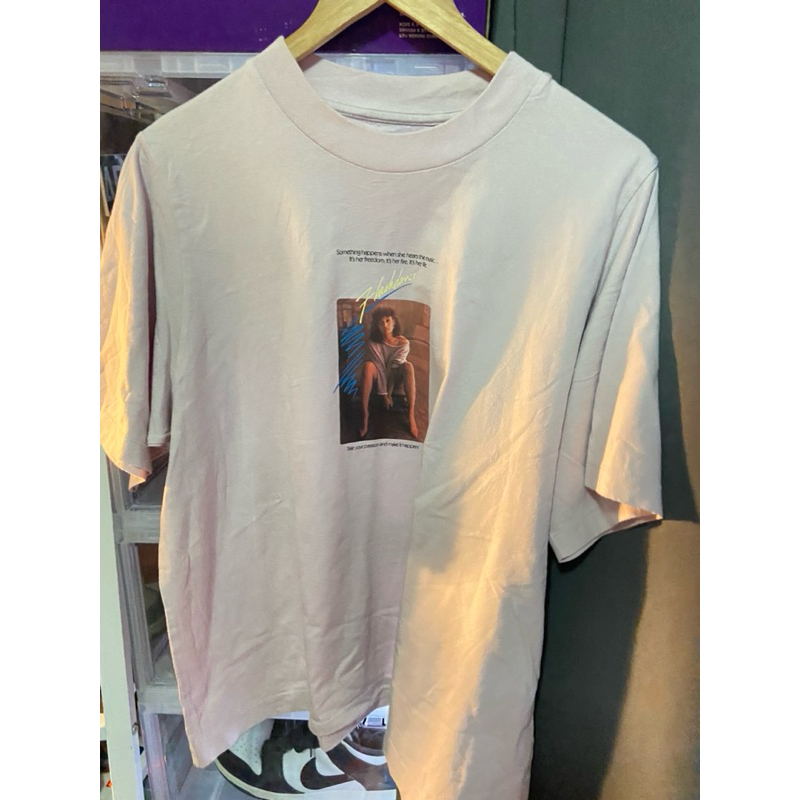 Uniqlo UT Women in Movie Flashdance เสื้อแขนสั้นมือสอง