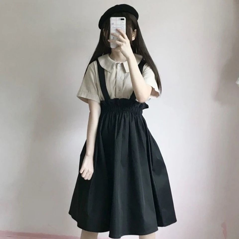 ชุดนักเรียนญี่ปุ่นสไตล์หวาน ๆ เสื้อเชิ้ตแขนสั้นครีม + กระโปรงสายรัดเอวสูงสีดำกระโปรง 2 ชิ้น