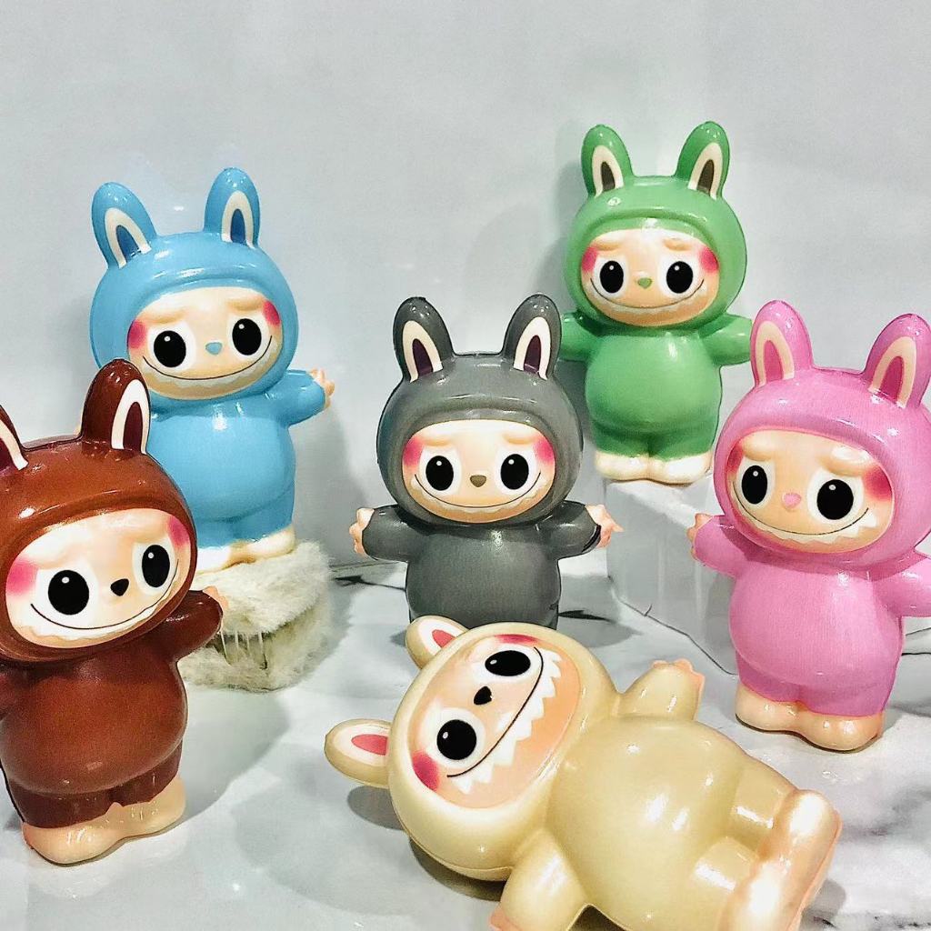 สกุชชี่ตุ๊กตาLabubuการ์ตูนน่ารักขนาดพกพาเหมาะสําหรับเด็กฝึกบีบบริหารนิ้วมีทั้งหมด6สี