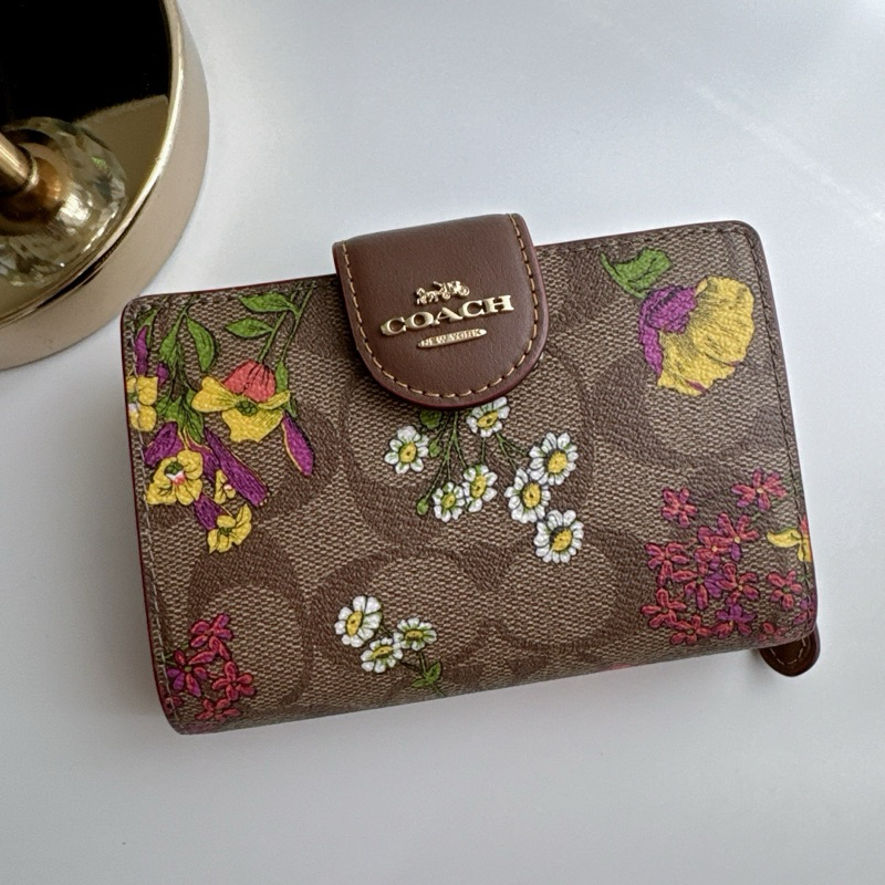 กระเป๋าSignature coated canvas and smooth leather 6390