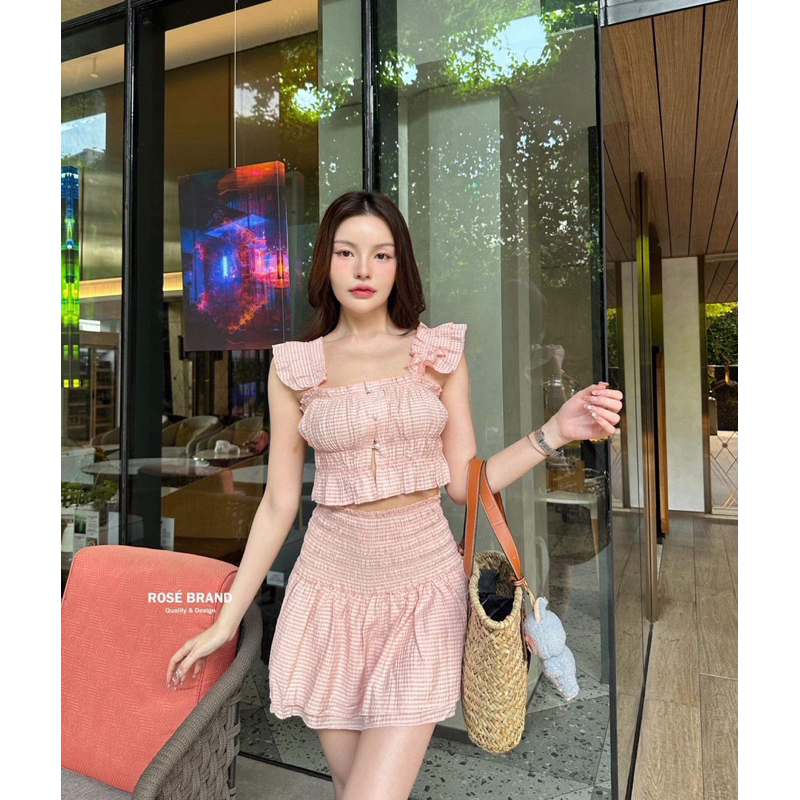 เซ็ทเสื้อ+กระโปรง มือ 1 ป้ายห้อย size S ค่ะ 500 บาทค่ะ