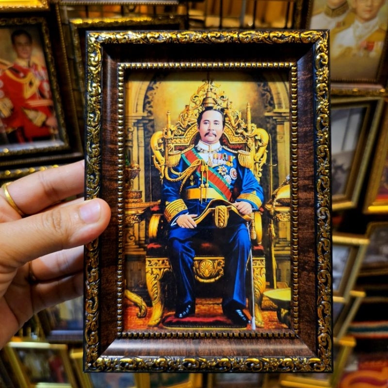 กรอบรูป ภาพมงคล  13x19 ซม. รูป พร้อมกระจก (แขวนผนัง หรือ ตั้งโต๊ะ) ของขวัญ ของที่ระลึก งานมงคล ตกแต่งบ้าน ตกแต่งร้านค้า
