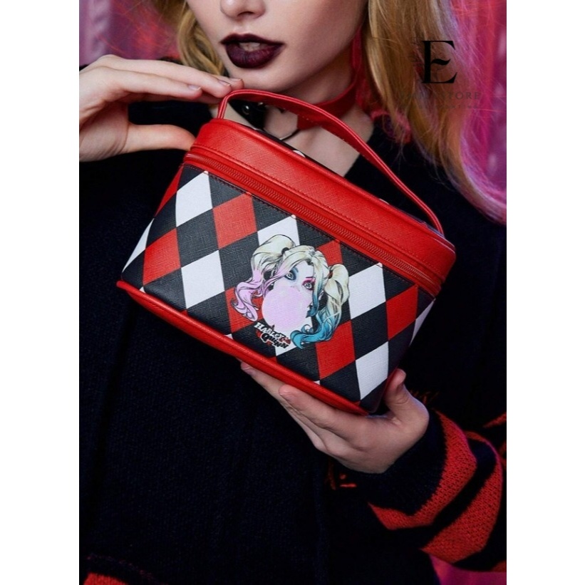 Harley Quinn Romwe♥️🎪 กระเป๋าเครื่องสำอางค์ ลายสุดเท่ต้องรีบสะสม