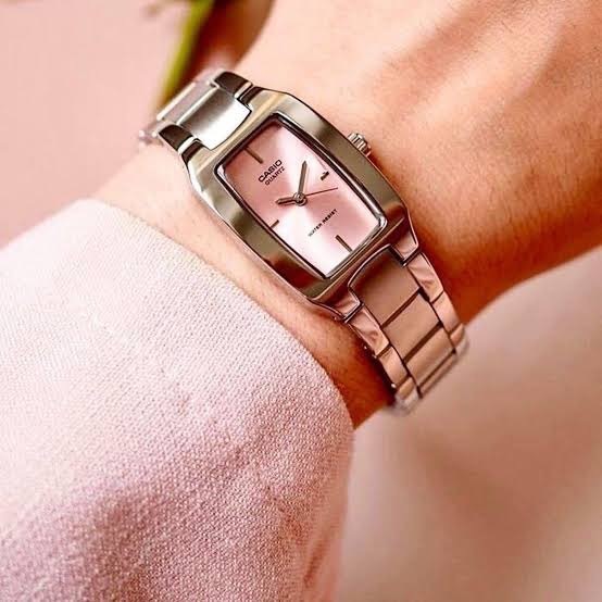 นาฬิกาข้อมือคาสิโอ้ สายเลท หน้าปัดสี่เหลี่ยมขนาด22มม. รุ่น LTP-1165A ดีไซน์จุดเพชร