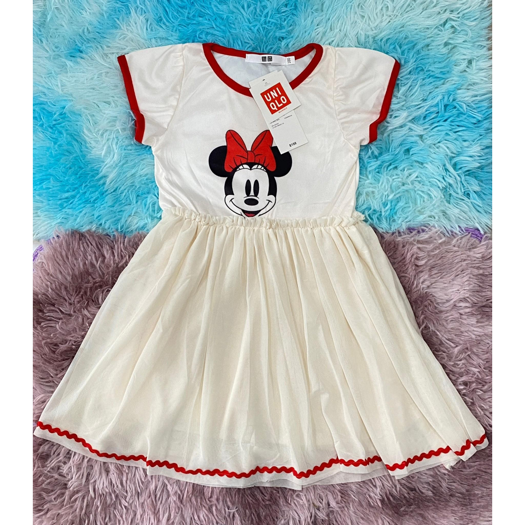 พร้อมส่ง ชุดเดรสมิกกี้ งานสวยๆเลยจ้า ตัวเสื้อผ้าไหมนม นิ่มใส่สบาย กระโปรงผ้าตาข่าย 3 ชั้น แต่งขอบ - รูปที่ 3