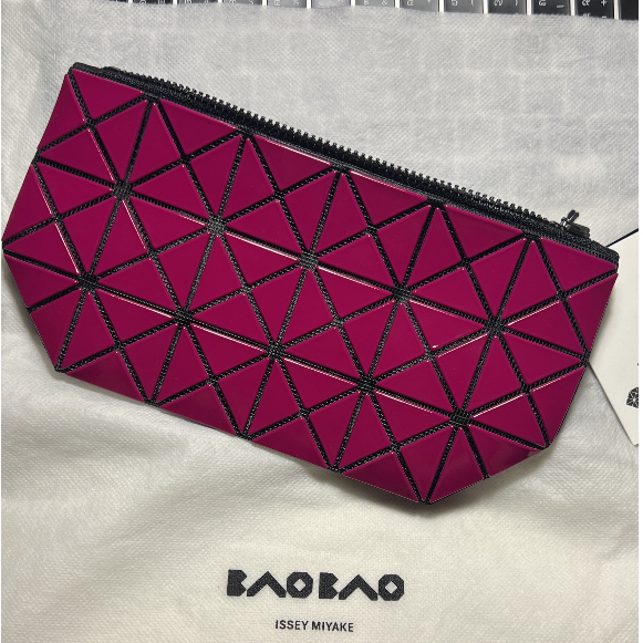 New ของแท้ Issey Miyake Bao​Bao​ Cosmetic bag สีpink กระเป๋าเครื่องสำอางค์