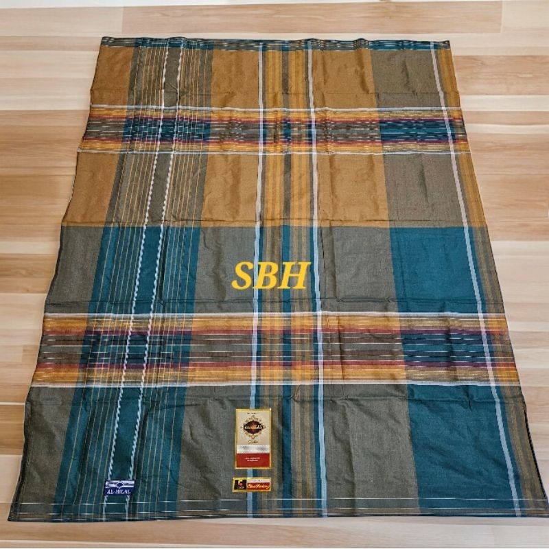 Sarong for men's ผ้าถุงผู้ชาย ผ้าโสร่งอินโดนีเซีย ตรา AL HILAL/Zamrud Gold ขนาด มาตรฐาน