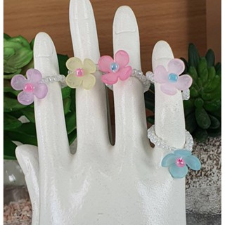 แหวนลูกปัดดอกไม้สวยหวานให้คุณพิเศษก็ว่าใคร