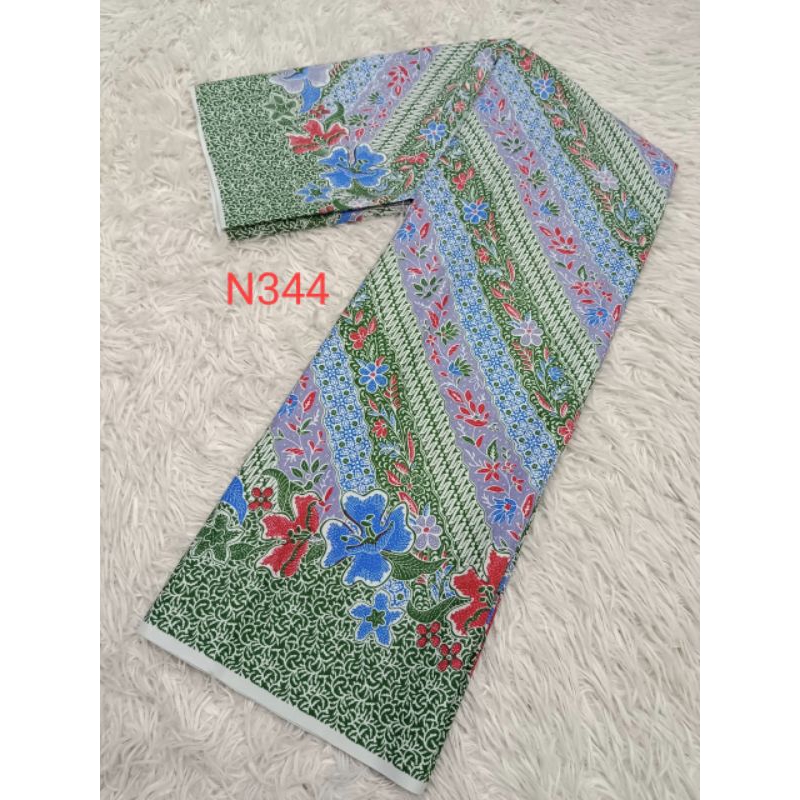 ผ้าบาติก ผ้าคอตตอน100% ผ้านิ่มไม่ลื่นสีไม่ตกซับน้ำได้(N353)ผ้าถุงเย็บสำเร็จและตัดชุดได้ ราคาส่งซื้อ41ชิ้น++ราคา50บาท