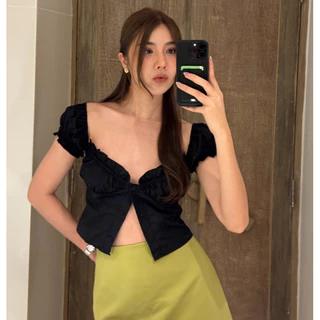 เสื้อครอปแขนตุ๊กตา Cara crop top