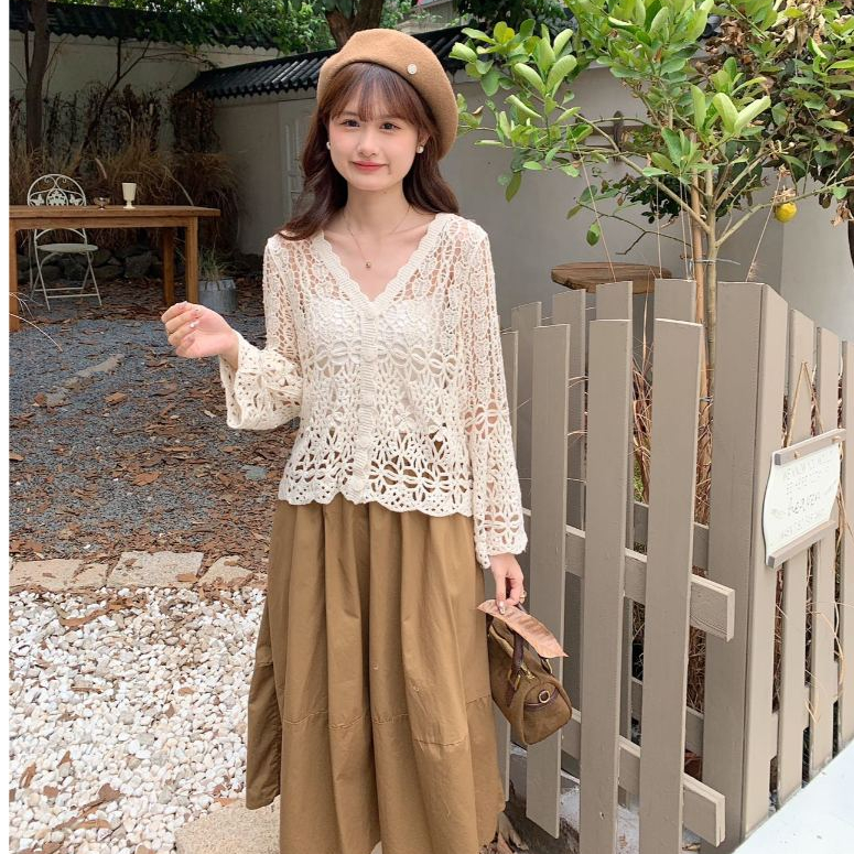 aililai1688 เสื้อถัก ผู้หญิงลายดอกไม้ มีกระดุมผ่าหน้าแขนยาวใส่คลุมทับก็ดูเก๋ๆ แนวลูกคุณหนู สุดน่ารัก