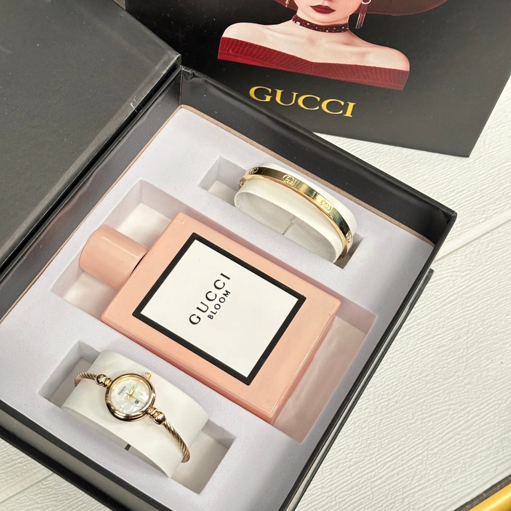 ชุด Set นาฬิกา + เครื่องประดับ น้ำหอม GUCCI VIP gift set includes watch, bracelet and perfume