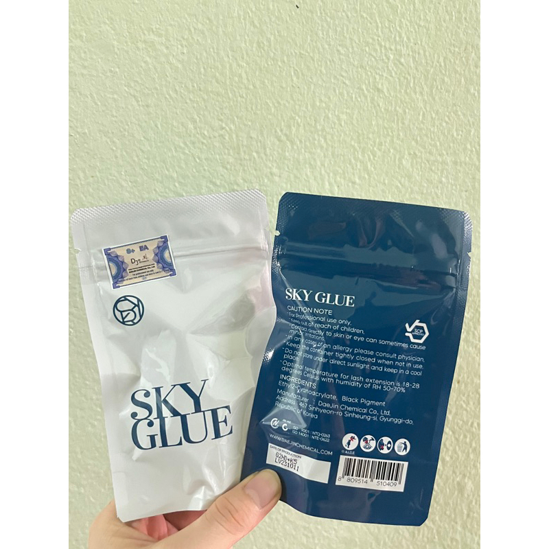 กาวSky ฝาดำ แห้ง1-2วิ 12ชิ้น
