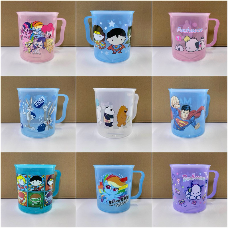 แก้วน้ำพลาสติก มีหู ลายการ์ตูน น่ารักมาก พร้อมส่ง!! ขนาด10X8.5ซม.