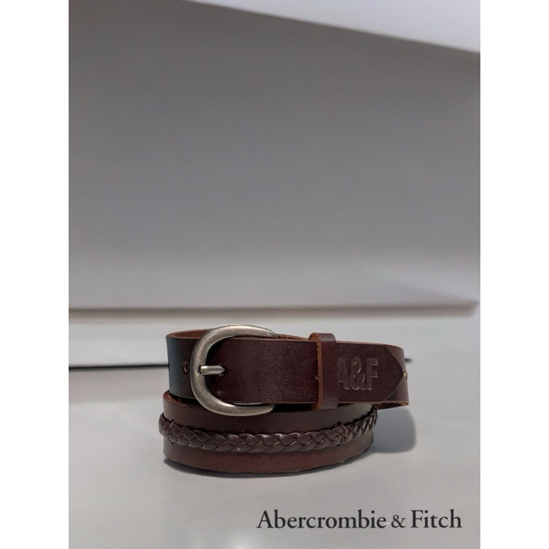 Abercrombie & Fitch ( belt01 ) เข็มขัด สายหนังสีน้ำตาล ประดับเปีย ของแท้ พร้อมส่ง  รุ่นนี้ตำหนิลอกเล็กน้อย