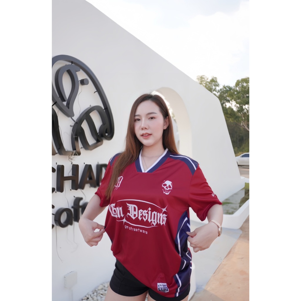[พร้อมส่งจากไทย] namsap GM ลายหัวกะโหลก Oversize เสื้อยืด คอวี แฟชั่นกีฬา Unisex ผ้าไมโครฯเรียบ งานพิมพ์ลายซับลิเมชั่น – โปรปัง