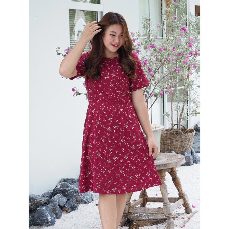 𝐘𝐯𝐞𝐬 𝐏𝐢𝐚𝐠𝐞𝐭 𝐃𝐫𝐞𝐬𝐬 - เดรสสีแดงดอกเล็กๆ มีถึงอก 46