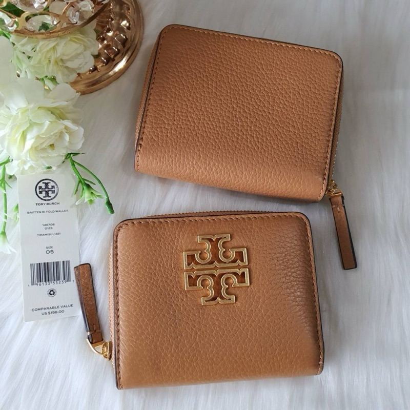 Tory Burch 146708 Britten Bi-Fold Wallet กระเป๋าตังค์