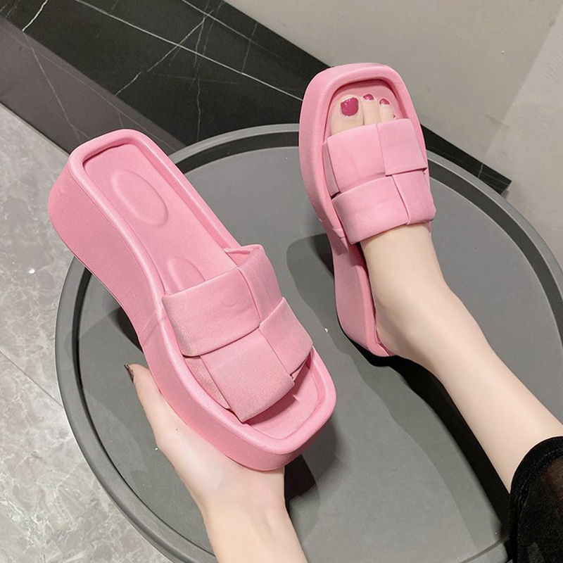 Walkon ห้ามพลาด รองเท้าแตะแฟชั่นผูหญิงแบบสวม เสริมส้น 1.5 นิ้ว ดีเทลสายคาดเป็นลายสาน 4สีสันสุดน่ารักให้เลือก ใส่แล้วเท้า